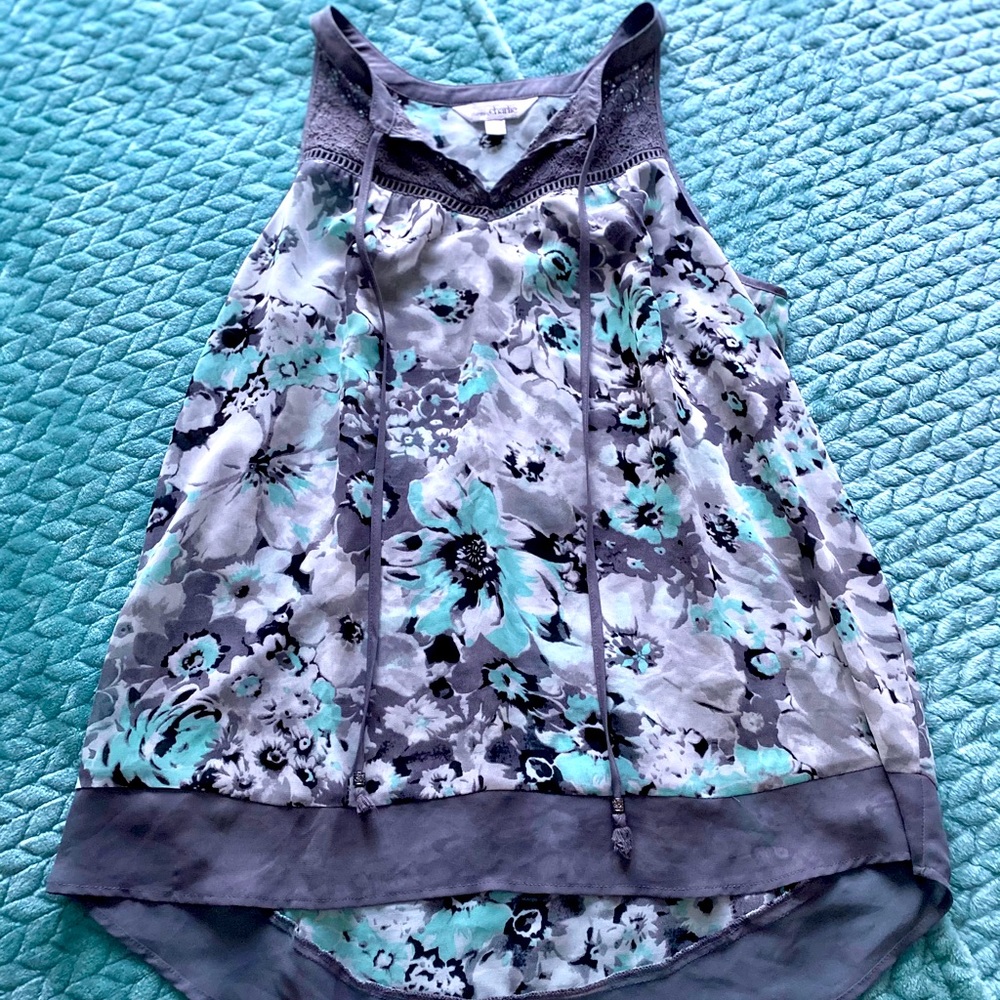 Tank top blouse 🌻